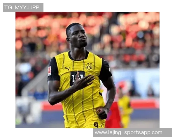 巴萨关注多特前锋吉拉西明夏解约金降至5000万欧元